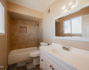 2812 S Cottonwood Drive - Photo Thumbnail 14