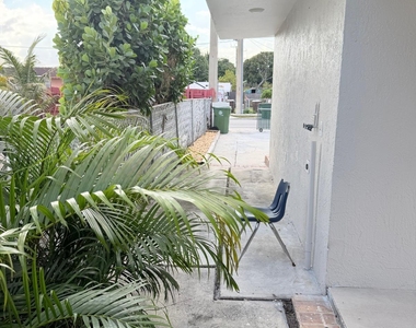 1390 W 37th Street - Photo Thumbnail 12