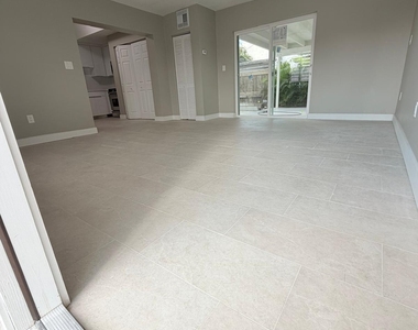 1390 W 37th Street - Photo Thumbnail 6
