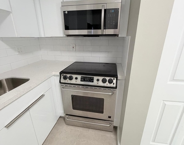 1390 W 37th Street - Photo Thumbnail 3