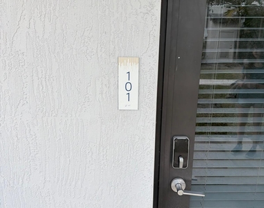 1390 W 37th Street - Photo Thumbnail 13