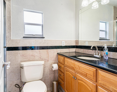2722 Peer Lane - Photo Thumbnail 6