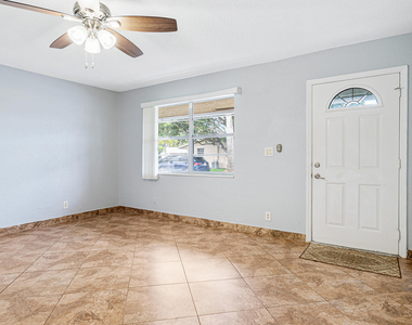 2722 Peer Lane - Photo Thumbnail 5