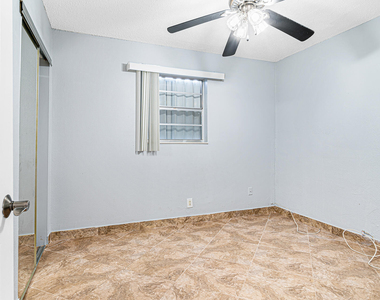 2722 Peer Lane - Photo Thumbnail 11