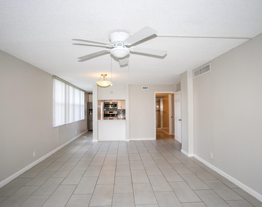 9441 Live Oak Place - Photo Thumbnail 4