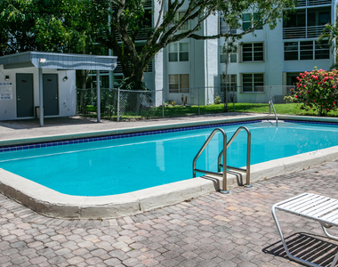 9441 Live Oak Place - Photo Thumbnail 13