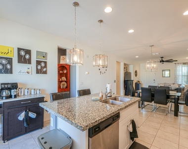 42320 W Morning Glory Way - Photo Thumbnail 8
