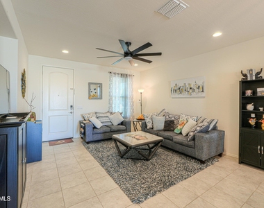 42320 W Morning Glory Way - Photo Thumbnail 5