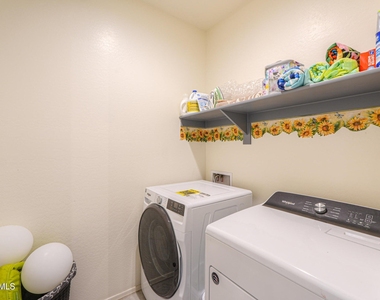 42320 W Morning Glory Way - Photo Thumbnail 22
