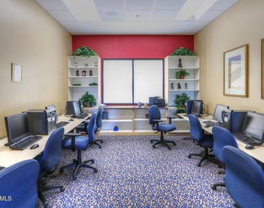 42320 W Morning Glory Way - Photo Thumbnail 31