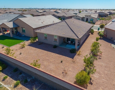 42320 W Morning Glory Way - Photo Thumbnail 24