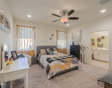 42320 W Morning Glory Way - Photo Thumbnail 17