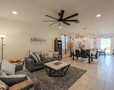 42320 W Morning Glory Way - Photo Thumbnail 3