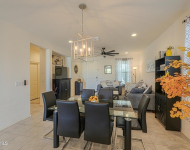 42320 W Morning Glory Way - Photo Thumbnail 7