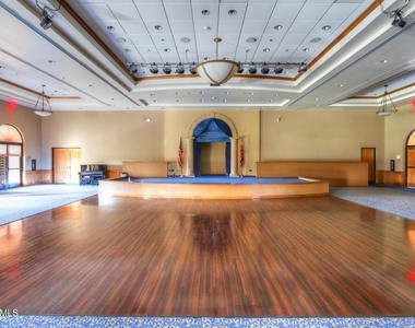 42320 W Morning Glory Way - Photo Thumbnail 33