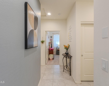 42320 W Morning Glory Way - Photo Thumbnail 10