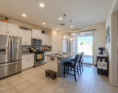 42320 W Morning Glory Way - Photo Thumbnail 9