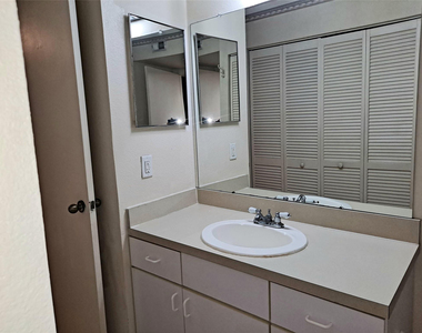 1845 Palm Cove Boulevard - Photo Thumbnail 15