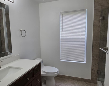 1845 Palm Cove Boulevard - Photo Thumbnail 11