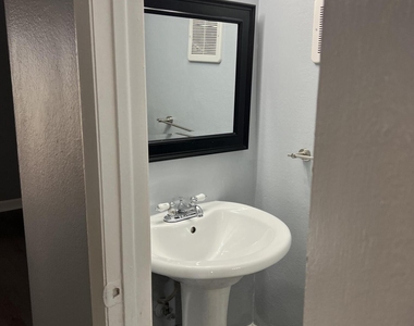 20 Sw 108th Avenue - Photo Thumbnail 7