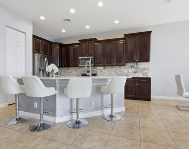 12290 Nw 77th Manor Nw - Photo Thumbnail 8