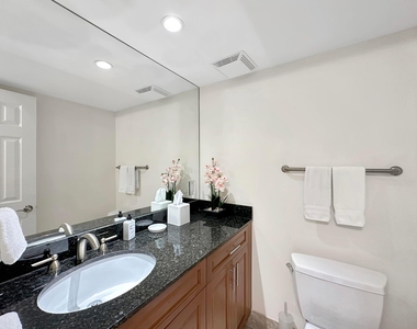 3000 N Ocean Drive - Photo Thumbnail 16