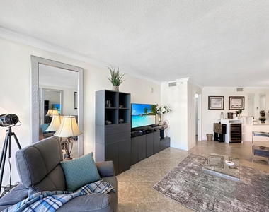 3000 N Ocean Drive - Photo Thumbnail 6