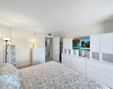 3000 N Ocean Drive - Photo Thumbnail 14