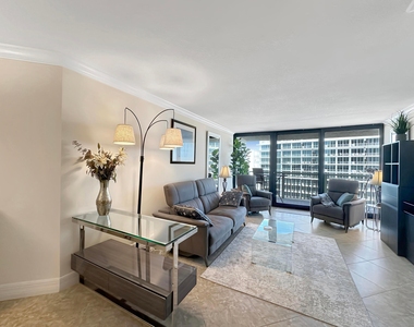 3000 N Ocean Drive - Photo Thumbnail 7