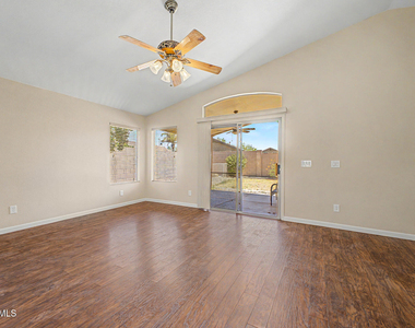 3311 E San Angelo Avenue - Photo Thumbnail 4
