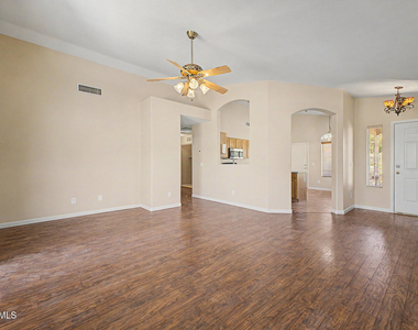 3311 E San Angelo Avenue - Photo Thumbnail 3