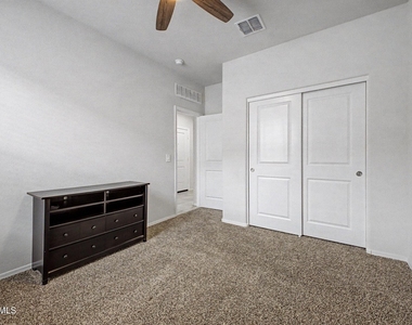 18363 W Whispering Wind Drive - Photo Thumbnail 20