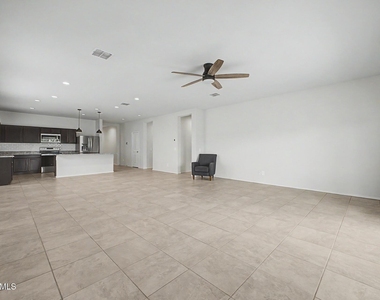18363 W Whispering Wind Drive - Photo Thumbnail 3
