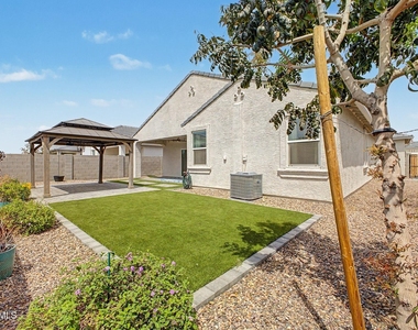18363 W Whispering Wind Drive - Photo Thumbnail 26