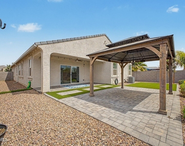 18363 W Whispering Wind Drive - Photo Thumbnail 25