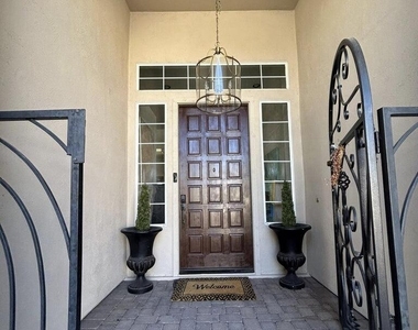 13172 N 88th Place - Photo Thumbnail 3