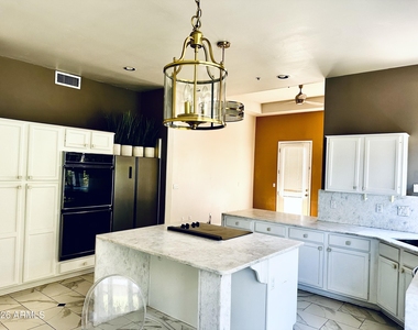 13172 N 88th Place - Photo Thumbnail 16