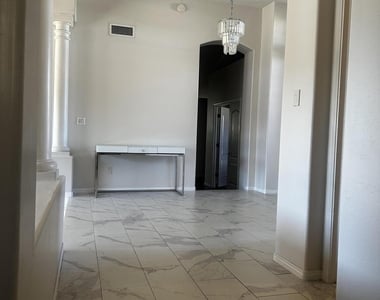 13172 N 88th Place - Photo Thumbnail 10