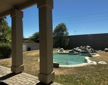 13172 N 88th Place - Photo Thumbnail 9