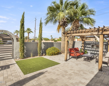 3141 E Sierra Street - Photo Thumbnail 7