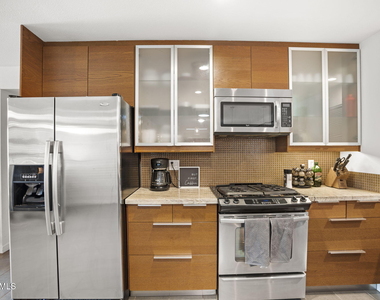 3141 E Sierra Street - Photo Thumbnail 15