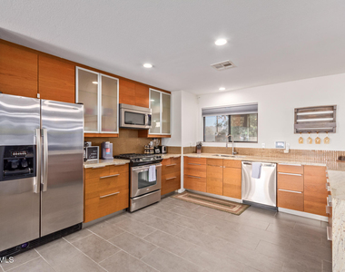 3141 E Sierra Street - Photo Thumbnail 13