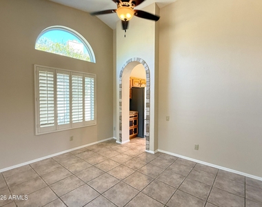 1211 E Drake Drive - Photo Thumbnail 5