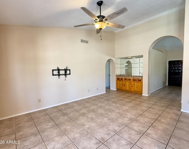 1211 E Drake Drive - Photo Thumbnail 7