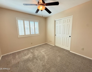 1211 E Drake Drive - Photo Thumbnail 18
