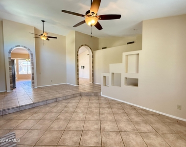 1211 E Drake Drive - Photo Thumbnail 3