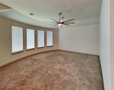 9416 Nw 91st Circle - Photo Thumbnail 4