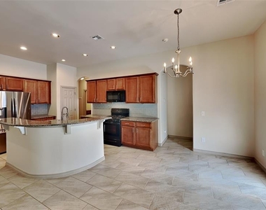 9416 Nw 91st Circle - Photo Thumbnail 6