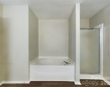 12621 Dervish Lane - Photo Thumbnail 32