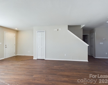 12621 Dervish Lane - Photo Thumbnail 16